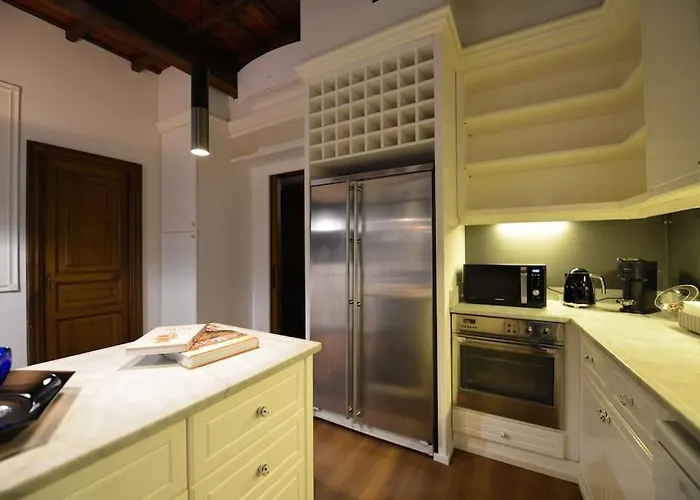 The Frattina - Luxury Serviced Appartement