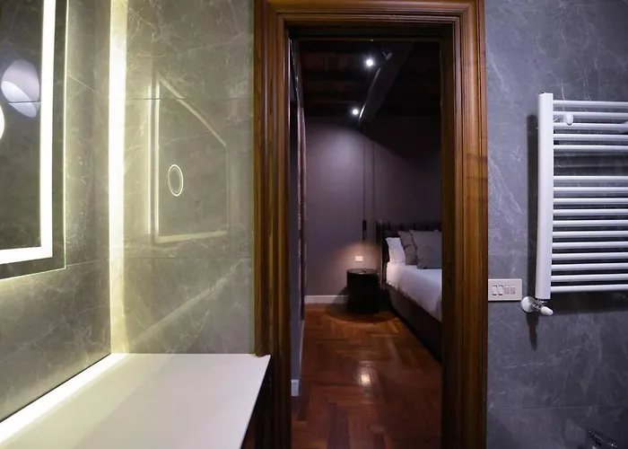 The Frattina - Luxury Serviced * Rome